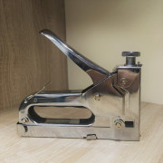 Степлер  механический со скобами (HAMMER)